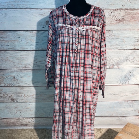 secret treasures long sleeve nightgown